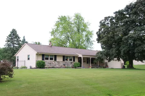 n50w16461 Maple Crst, Menomonee Falls, WI 53051
