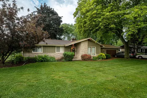 18225 St James, Brookfield, WI 53045