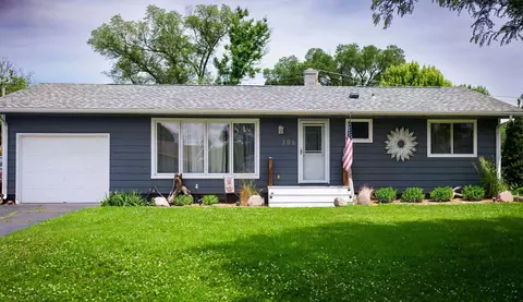 306 4th, La Crescent, MN 55947