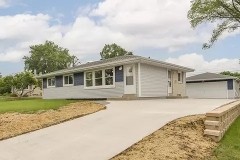 w151n8656 Marshall, Menomonee Falls, WI 53051