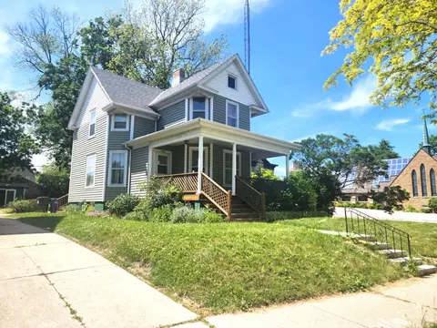 1528 Taylor, Racine, WI 53403