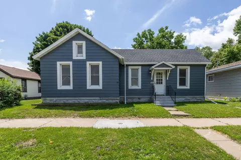 924 Redfield, La Crosse, WI 54601