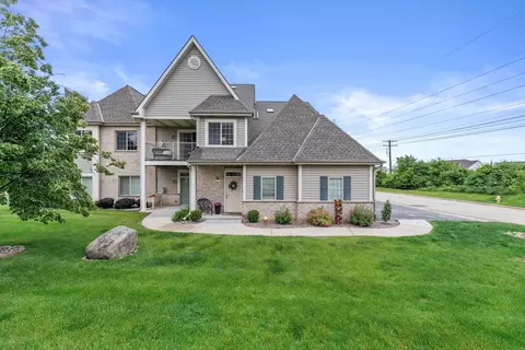 1349 Rose #63, Waukesha, WI 53186