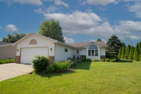 1351 Colonial, Watertown, WI 53098