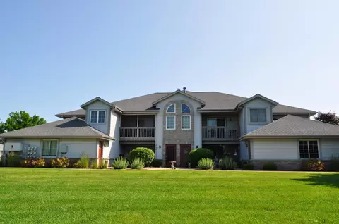739 Quinlan #D, Pewaukee, WI 53072