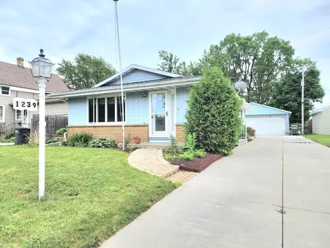 1239 Columbus, Sheboygan, WI 53083