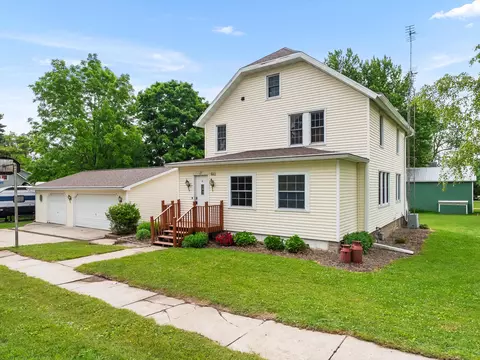 641 W 3rd, Waldo, WI 53093