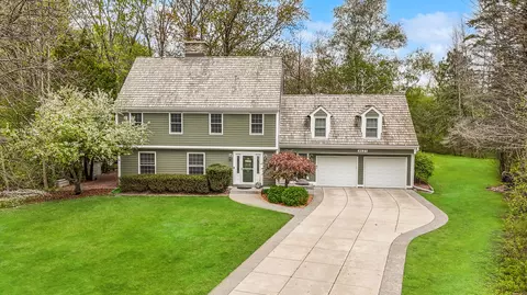 9837 N Auburn, Mequon, WI 53092