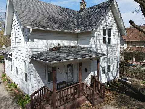 414 Barney #418, Waukesha, WI 53186