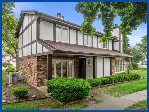 5309 S Somerset, Greenfield, WI 53221