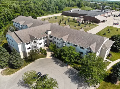 715 Canterberry #102, West Bend, WI 53090
