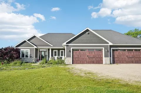 5161 Wildlife Vw, Wayne, WI 53002