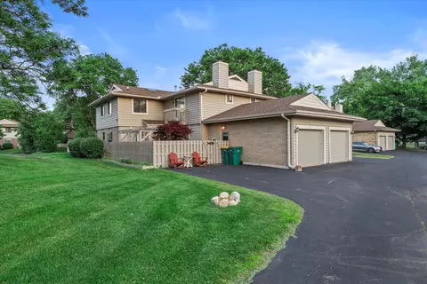 16312 W Coachlight, New Berlin, WI 53151