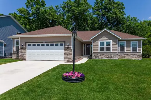 1734 Arthurs, Oconomowoc, WI 53066