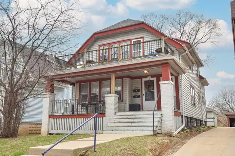 2335 N 65th #2337, Wauwatosa, WI 53213