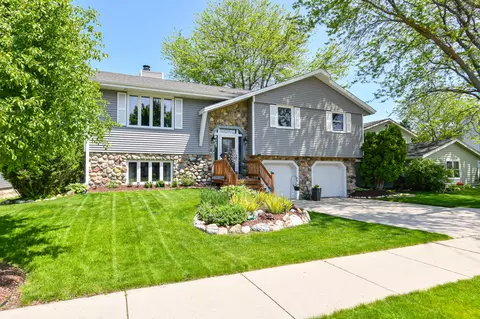1914 Hollow, West Bend, WI 53090