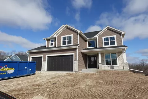 511 Woodside, West Bend, WI 53095