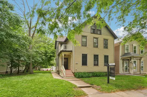 2427 S Wentworth, Milwaukee, WI 53207