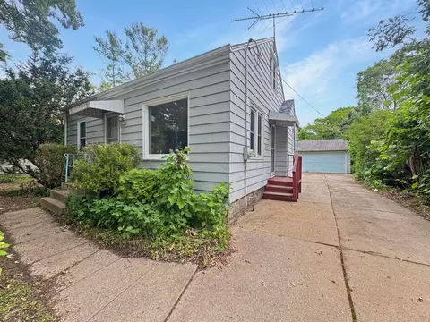 4958 S 20th, Milwaukee, WI 53221