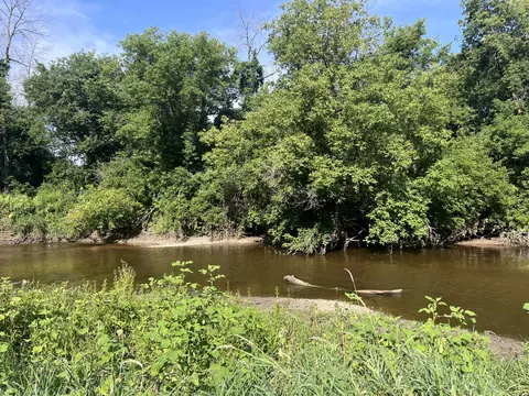 1202 N N Rpds, Manitowoc, WI 54220