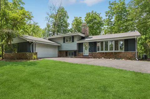 3325 Bradee, Brookfield, WI 53005