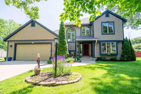 4474 N 107th, Wauwatosa, WI 53225