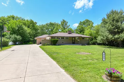 955 Garvens, Brookfield, WI 53005