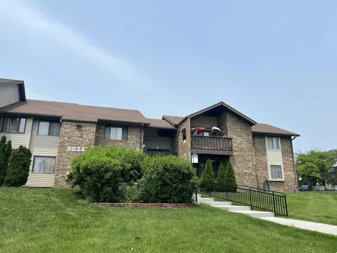 9034 W Lisbon #8, Milwaukee, WI 53222