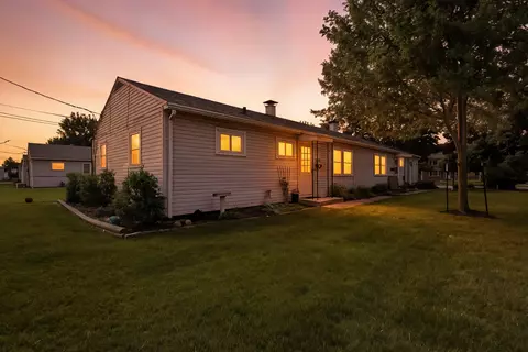 2318 W Howard, Milwaukee, WI 53221