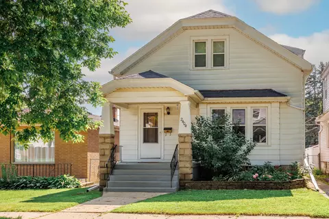 2404 S 62nd, West Allis, WI 53219