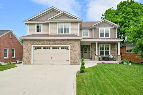 10424 W Woodward, Wauwatosa, WI 53222