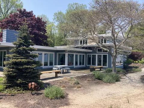 n155 Surfside Drive, Holland, WI 53013