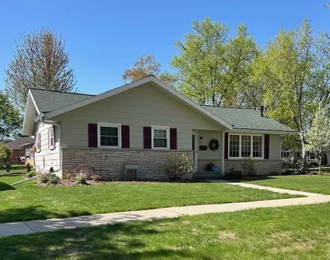 23 N St Josephs, Fond Du Lac, WI 54935