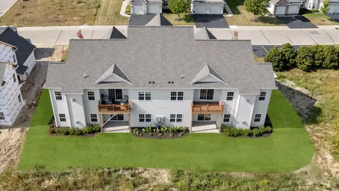 1883 Woodland #420-2, Slinger, WI 53086