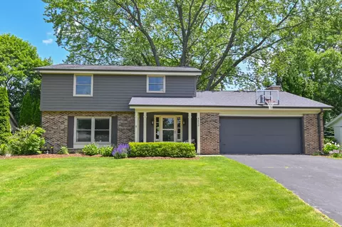 8650 N Pelham, Bayside, WI 53217