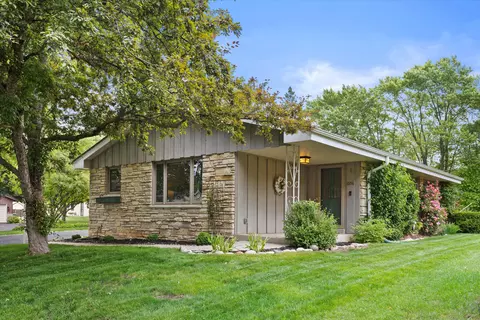 6196 N River Trl, Milwaukee, WI 53225