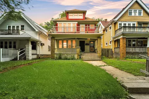 2611 N 48th #2613, Milwaukee, WI 53210