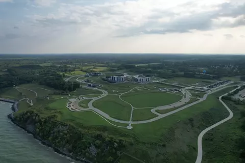 9475 E Lake Vis #4006, Oak Creek, WI 53154