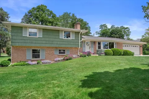 2460 Kevenauer, Brookfield, WI 53005