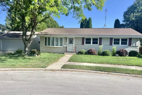 928 Bonnie, Plymouth, WI 53073