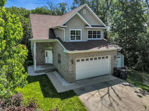 n8986 Swift Lake Drive, Troy, WI 53120