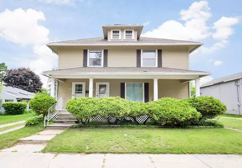 715 N 6th, Manitowoc, WI 54220