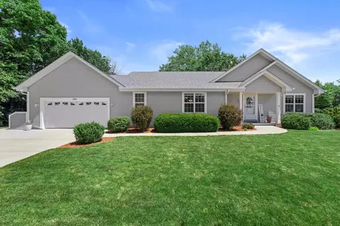 10724 S Christina, Oak Creek, WI 53154