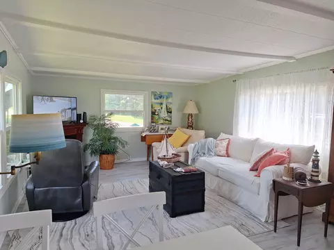 1412 Park #13, Lyons, WI 53105