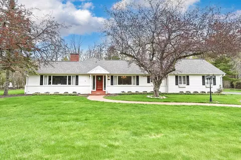 1211 E Donges, Bayside, WI 53217