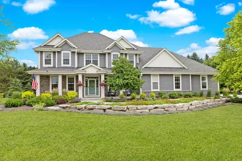w245n7230 Stonefield, Sussex, WI 53089