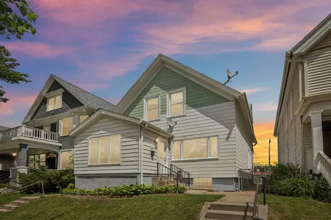 3118 N Bartlett, Milwaukee, WI 53211