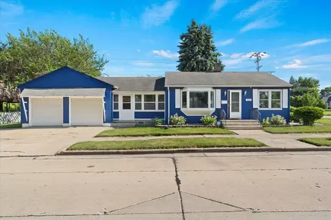 3021 Dwight, Racine, WI 53403