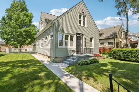 3665 S Rutland, Saint Francis, WI 53235