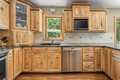 571 S S Rdg, Richfield, WI 53017